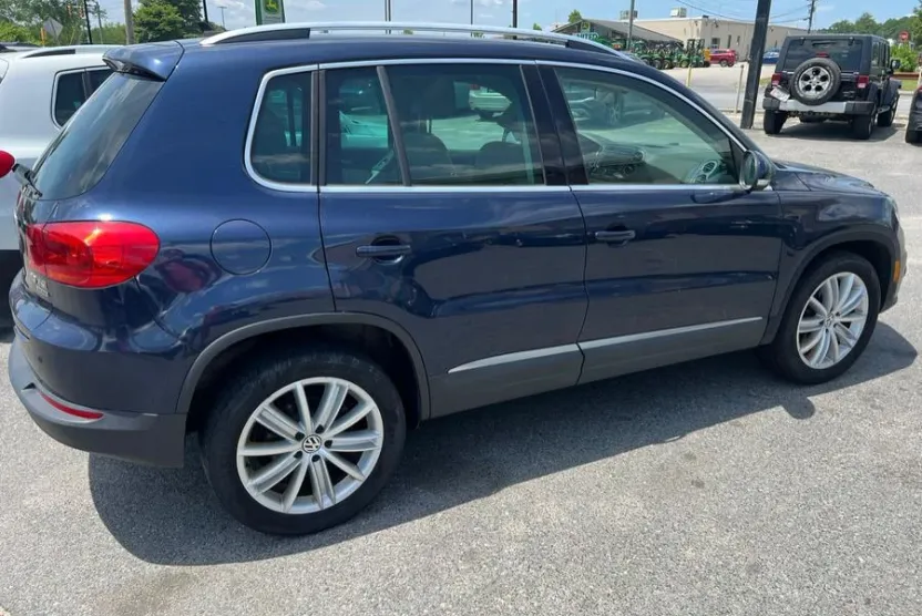 2014 Volkswagen Tiguan SE photo 1