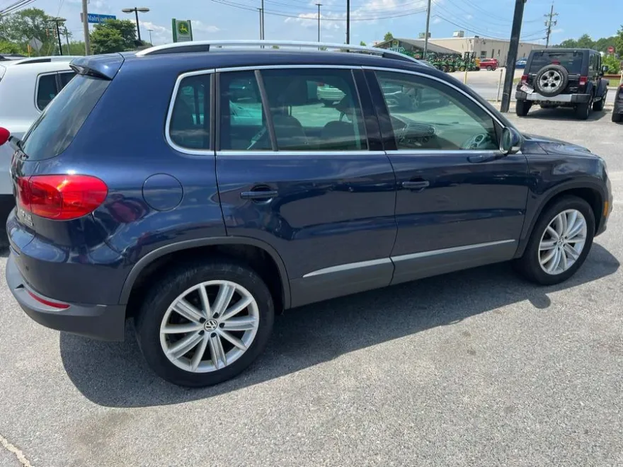 2014 Volkswagen Tiguan SE photo 1