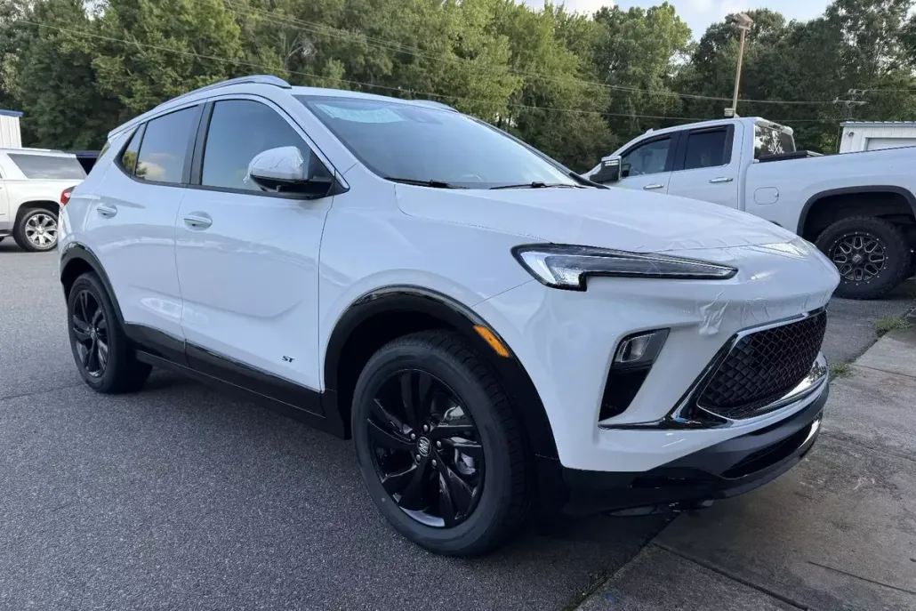 2026 Buick Encore GX Sport Touring photo 1