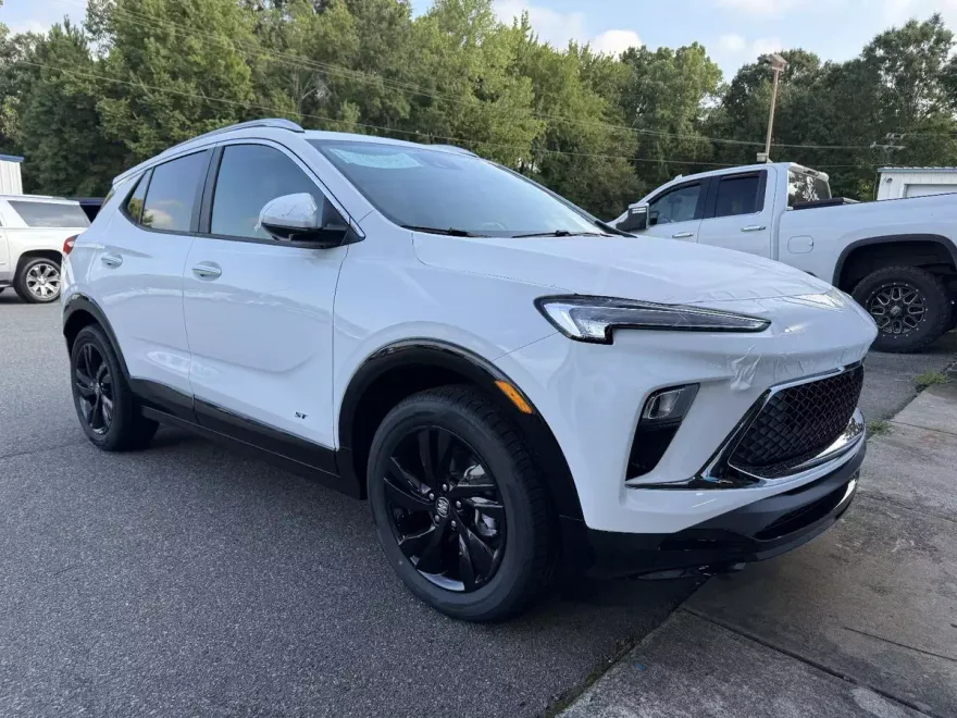2026 Buick Encore GX Sport Touring photo 1