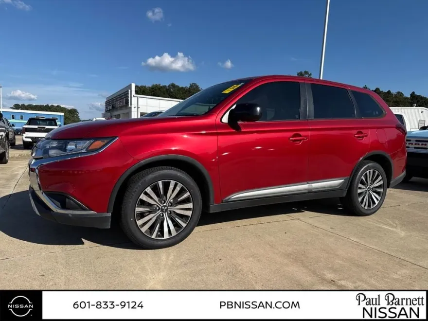 2019 Mitsubishi Outlander ES photo 1