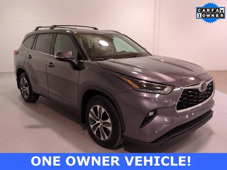 2021 Toyota Highlander XLE photo 1