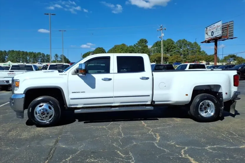 2017 Gmc Sierra SLT photo 1