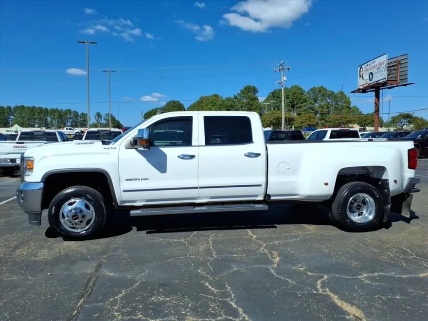2017 Gmc Sierra SLT photo 1