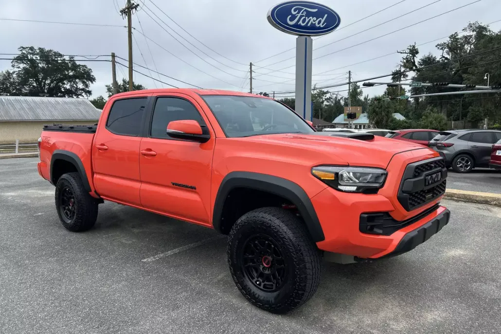 2023 Toyota Tacoma 4x4 photo 1