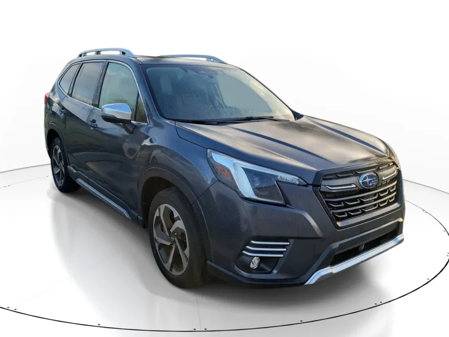 2022 Subaru Forester Touring photo 1