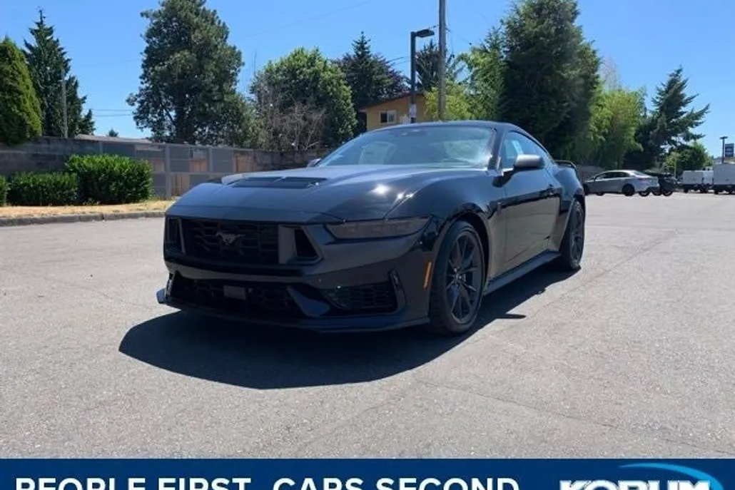2025 Ford Mustang Dark Horse photo 1