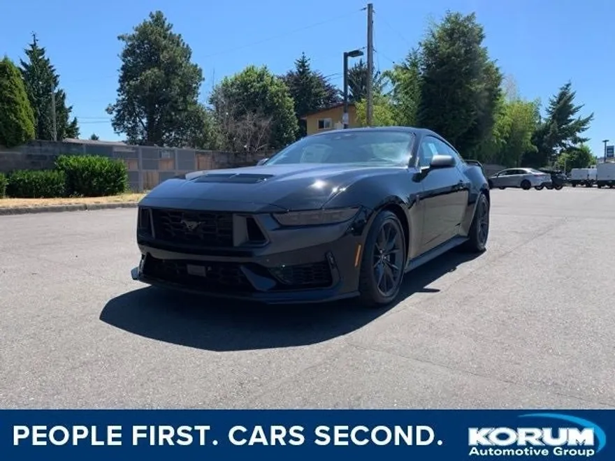 2025 Ford Mustang Dark Horse photo 1