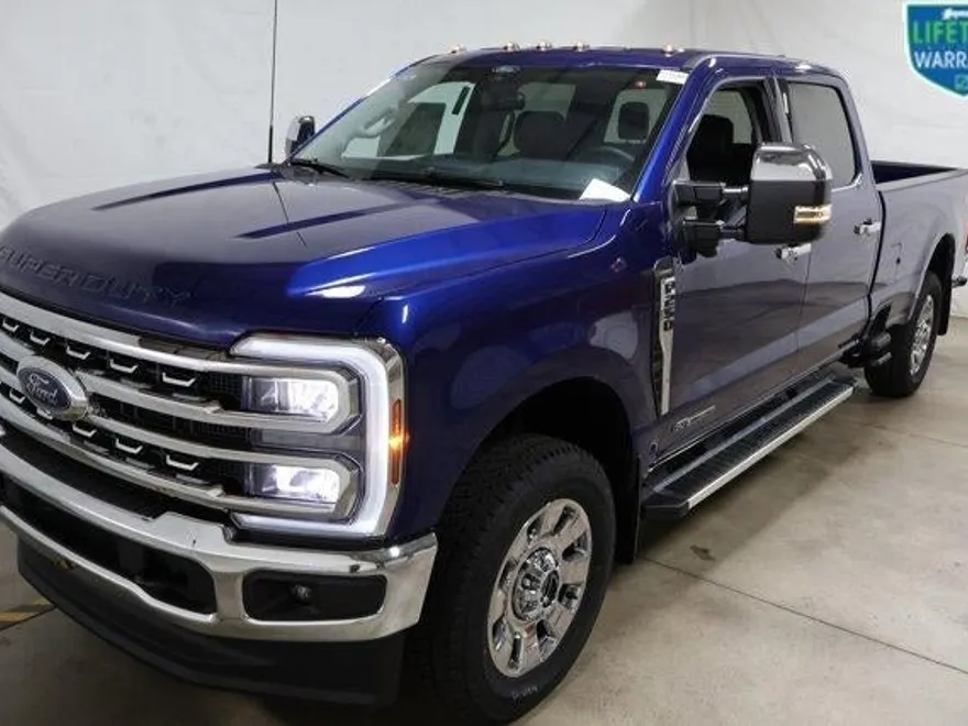 2026 Ford F-250 Lariat photo 1