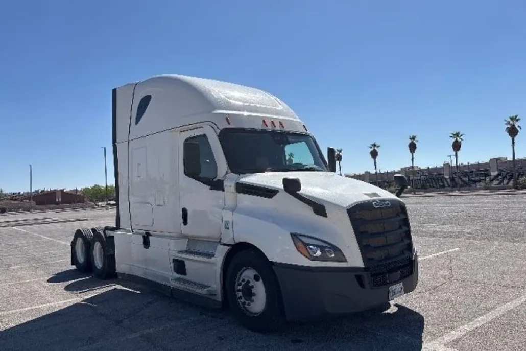 2022 Freightliner Cascadia 126" Sleeper Cab photo 1