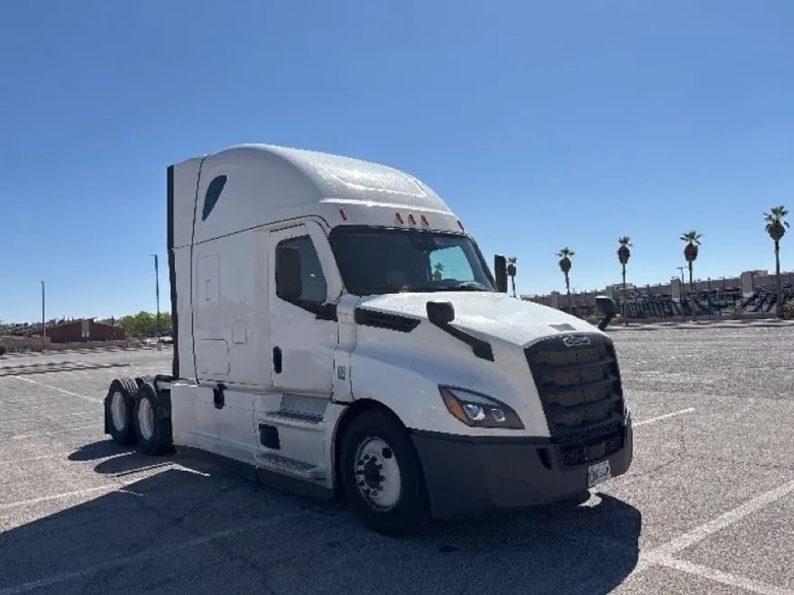 2022 Freightliner Cascadia 126" Sleeper Cab photo 1