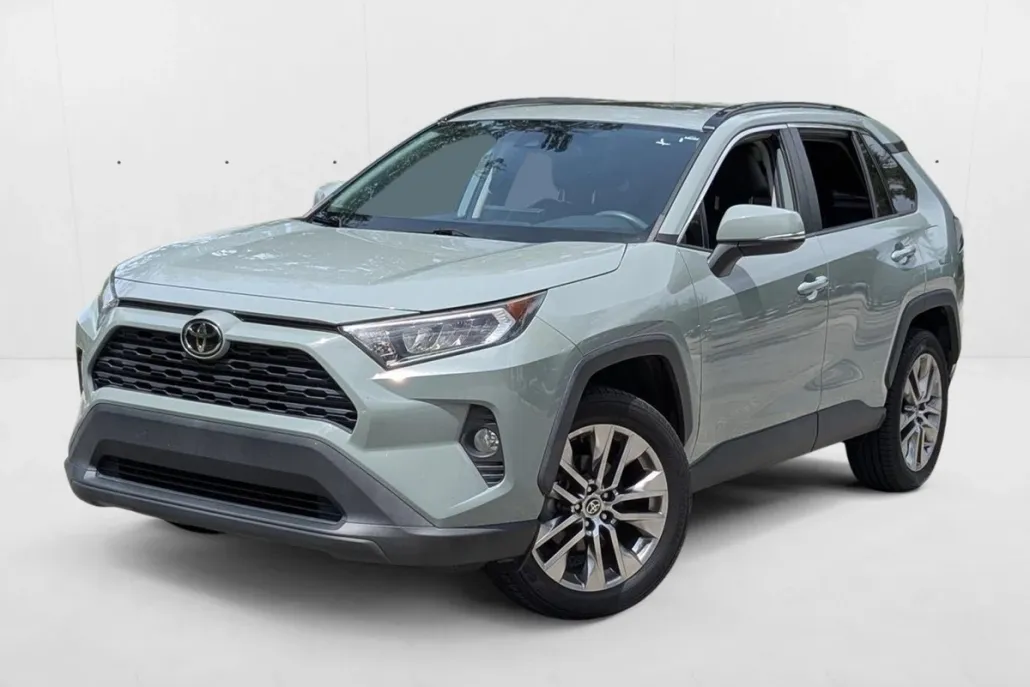 2021 Toyota RAV4 XLE Premium photo 1