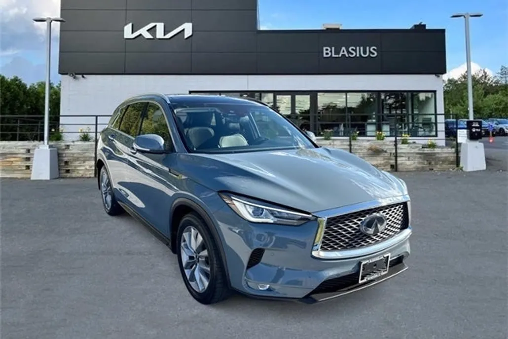 2022 Infiniti QX50 Essential photo 1