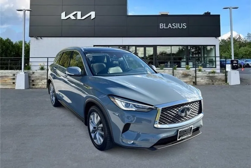 2022 Infiniti QX50 Essential photo 1