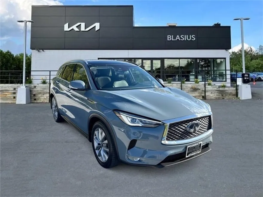 2022 Infiniti QX50 Essential photo 1