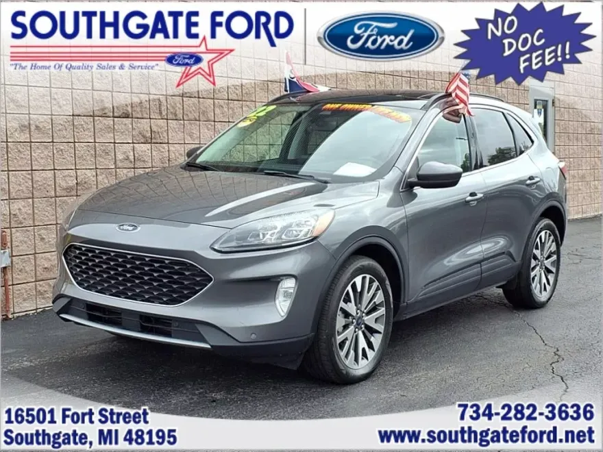 2022 Ford Escape Titanium photo 1