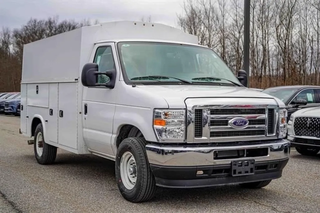 2025 Ford E-350 Base photo 1