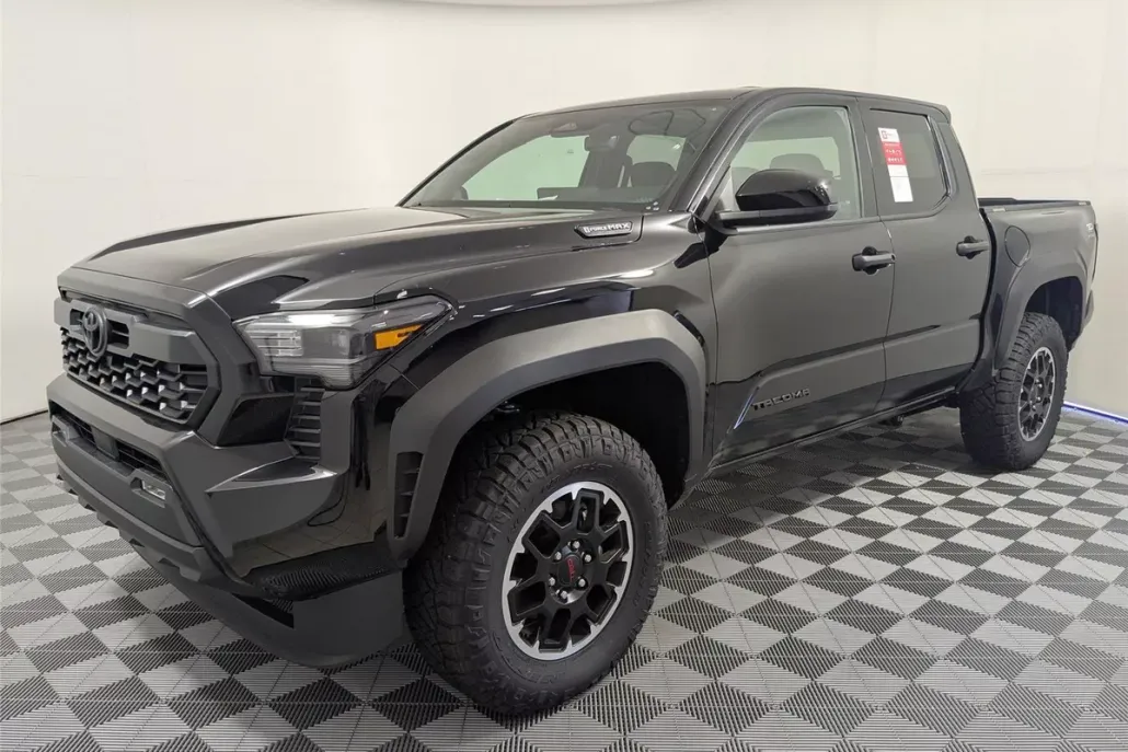 2025 Toyota Tacoma TRD photo 1