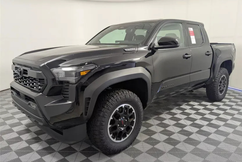2025 Toyota Tacoma TRD photo 1