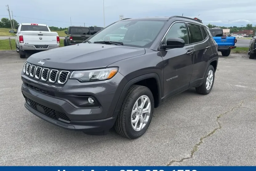 2024 Jeep Compass Latitude photo 1