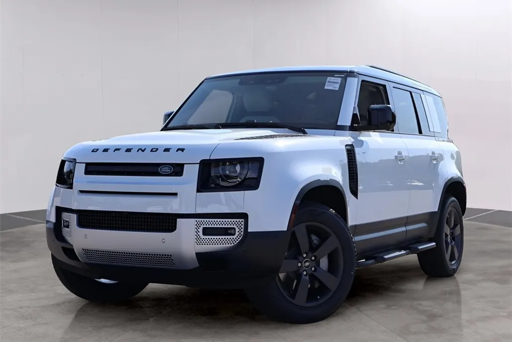 2025 Land Rover Defender 110 S photo 1