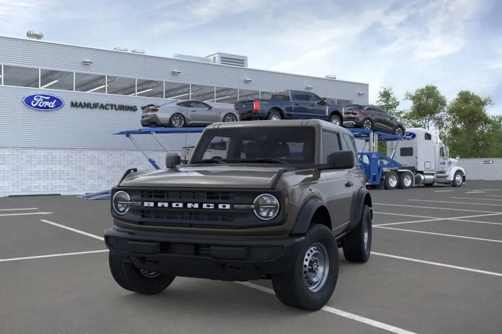 2025 Ford Bronco Base photo 1