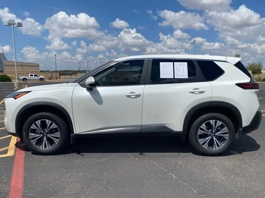 2023 Nissan Rogue SV photo 1