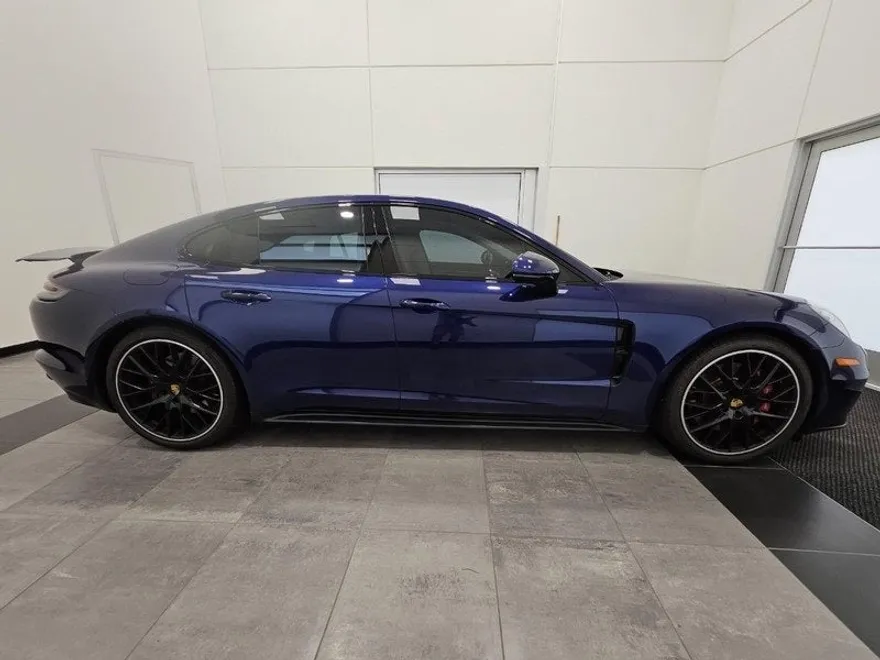 2020 Porsche Panamera GTS photo 9