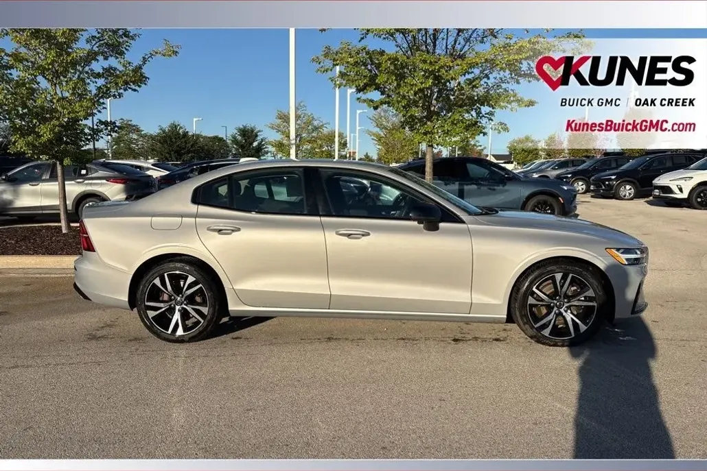 2024 Volvo S60 B5 Core photo 1