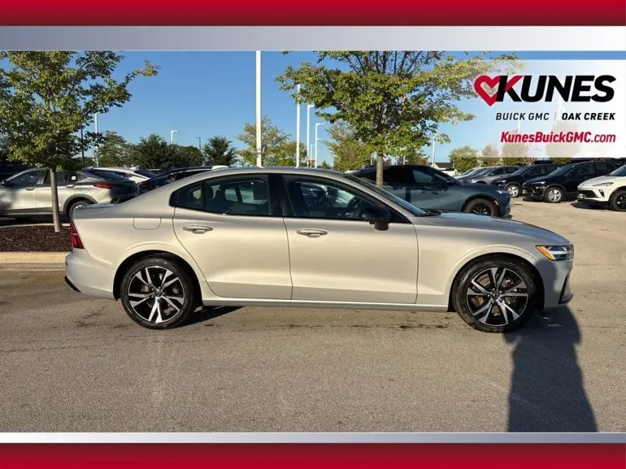 2024 Volvo S60 B5 Core photo 1