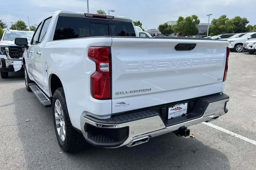 2025 Chevrolet Silverado 1500 LTZ photo 1