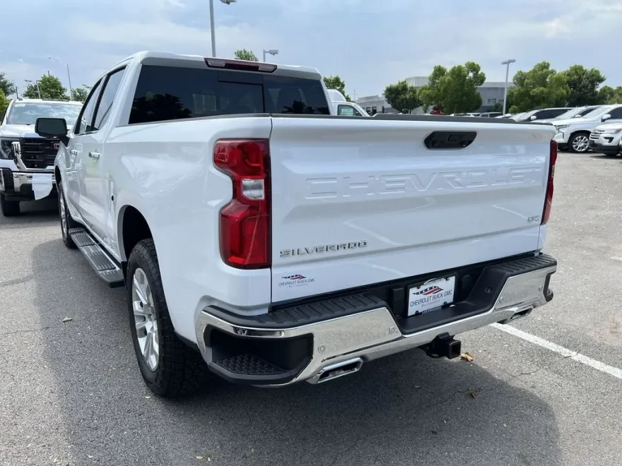 2025 Chevrolet Silverado 1500 LTZ photo 1