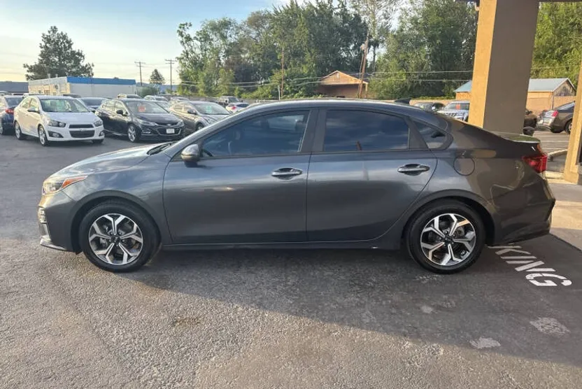 2019 Kia Forte LXS photo 1