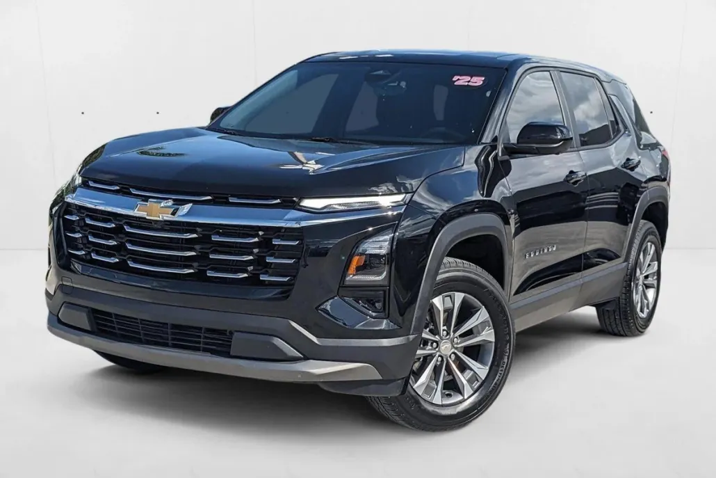2025 Chevrolet Equinox LT photo 1