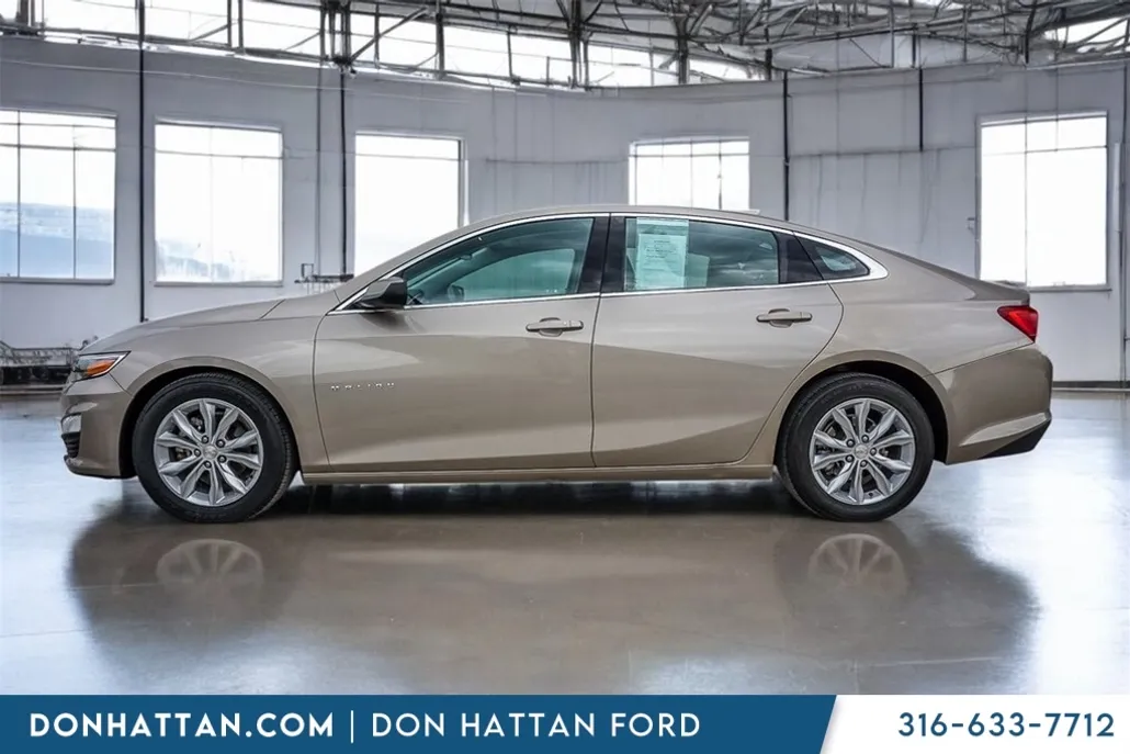 2023 Chevrolet Malibu 1LT photo 1