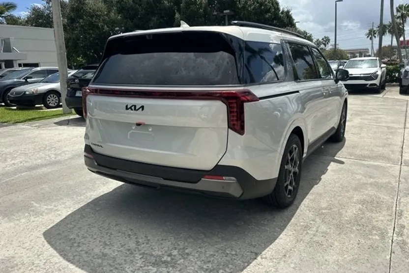 2026 Kia Carnival SX Prestige photo 1