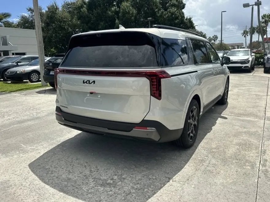 2026 Kia Carnival SX Prestige photo 1