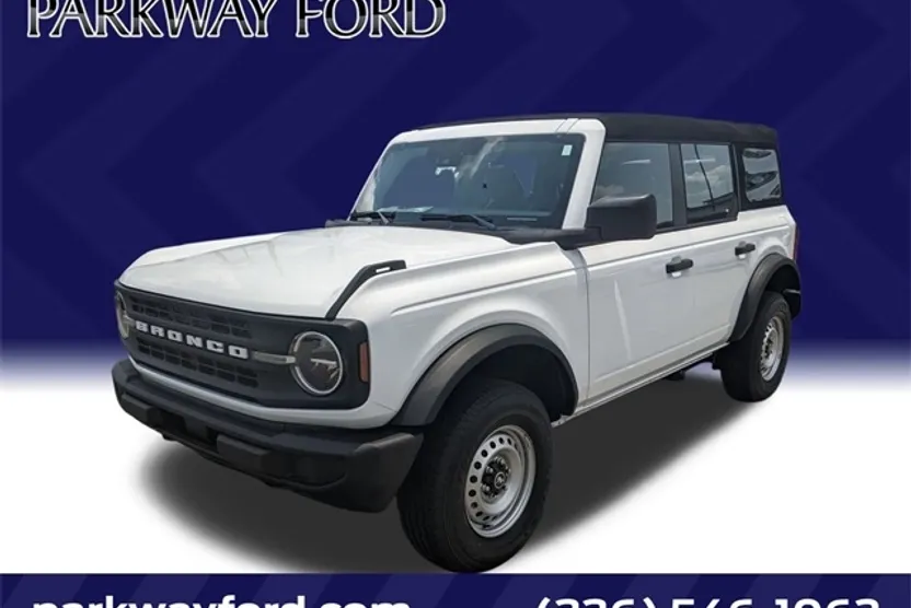 2025 Ford Bronco Base photo 1
