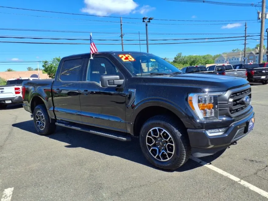 2023 Ford F-150 XLT photo 1