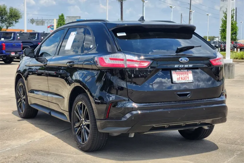 2024 Ford Edge ST photo 1