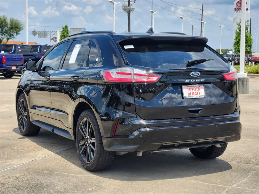 2024 Ford Edge ST photo 1