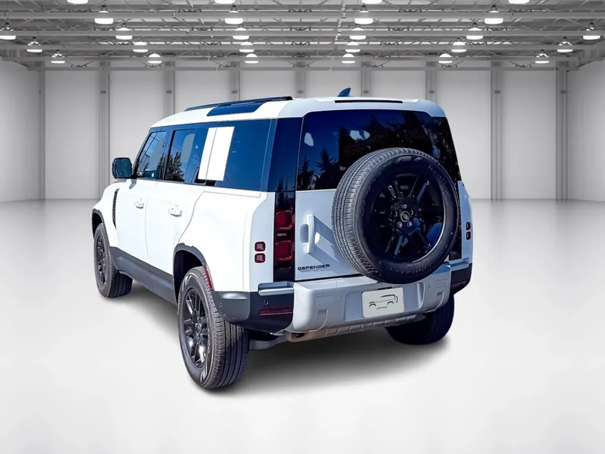 2025 Land Rover Defender 110 S photo 1