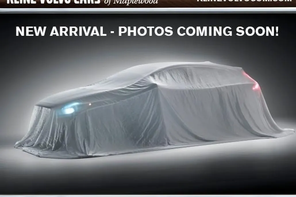 2025 Volvo XC40 Core photo 1