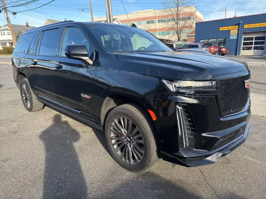 2023 Cadillac Escalade ESV V-Series photo 1