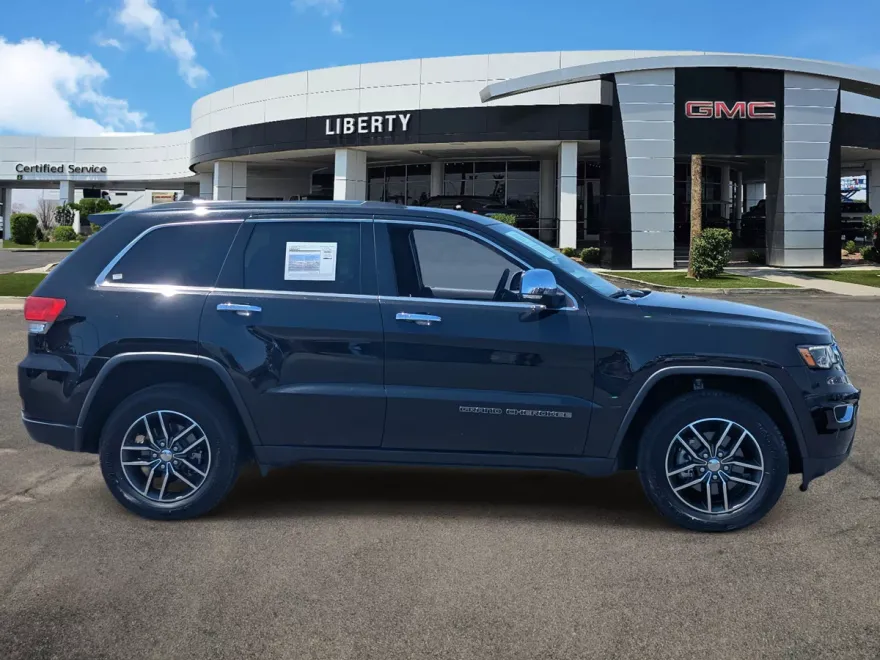 2017 Jeep Grand Cherokee Limited photo 1