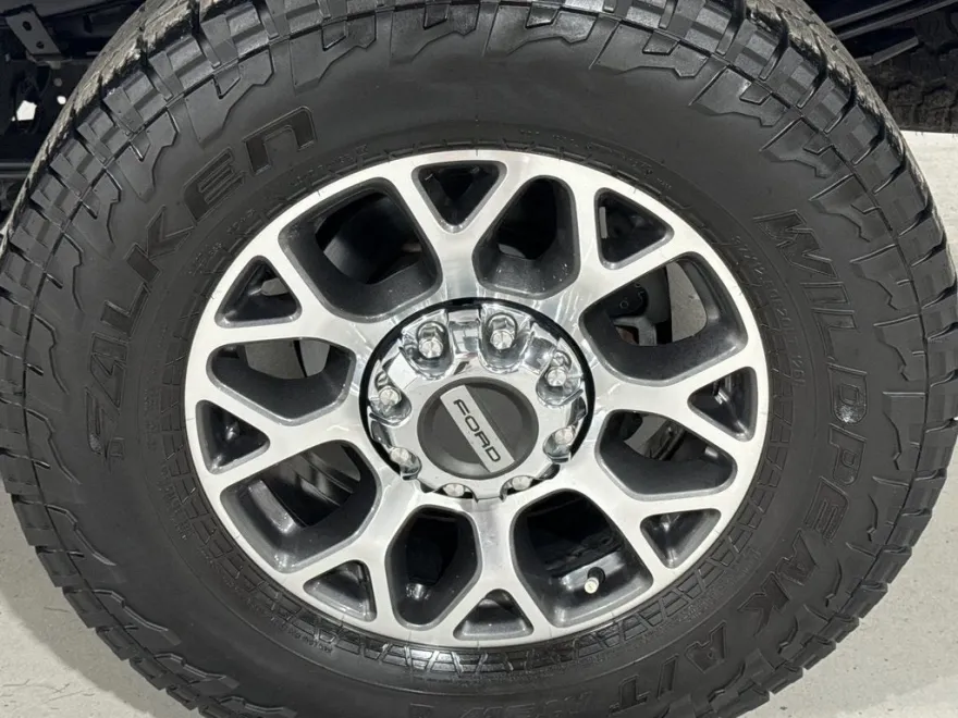 2020 Ford F-250 Lariat FX4 photo 1