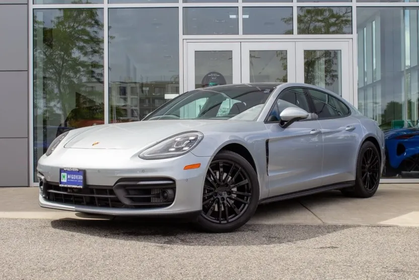 2021 Porsche Panamera 4 photo 1