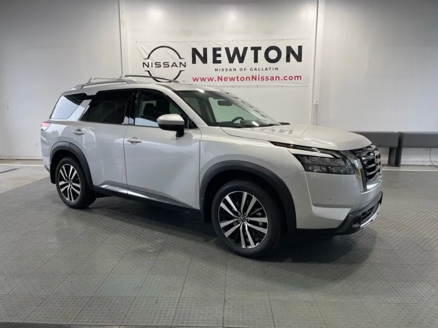 2025 Nissan Pathfinder Platinum photo 1