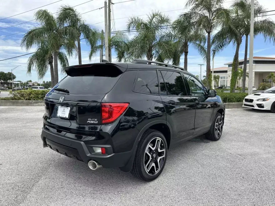 2023 Honda Passport Elite photo 1
