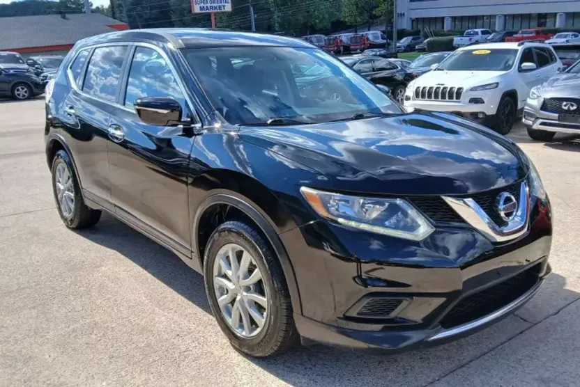 2015 Nissan Rogue photo 1